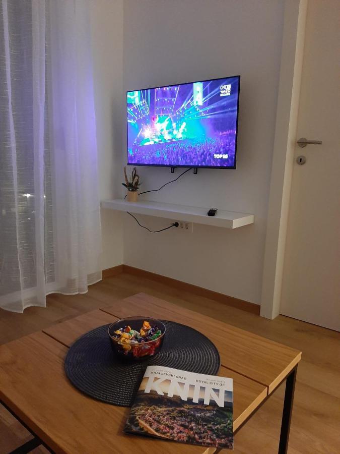 Apartman Stela Knin Luaran gambar