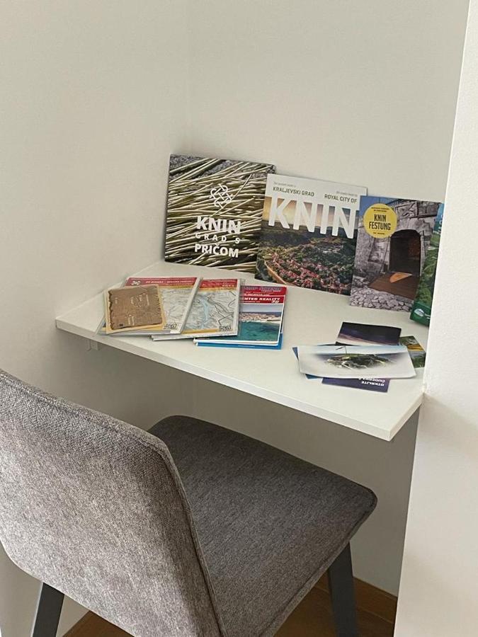 Apartman Stela Knin Luaran gambar